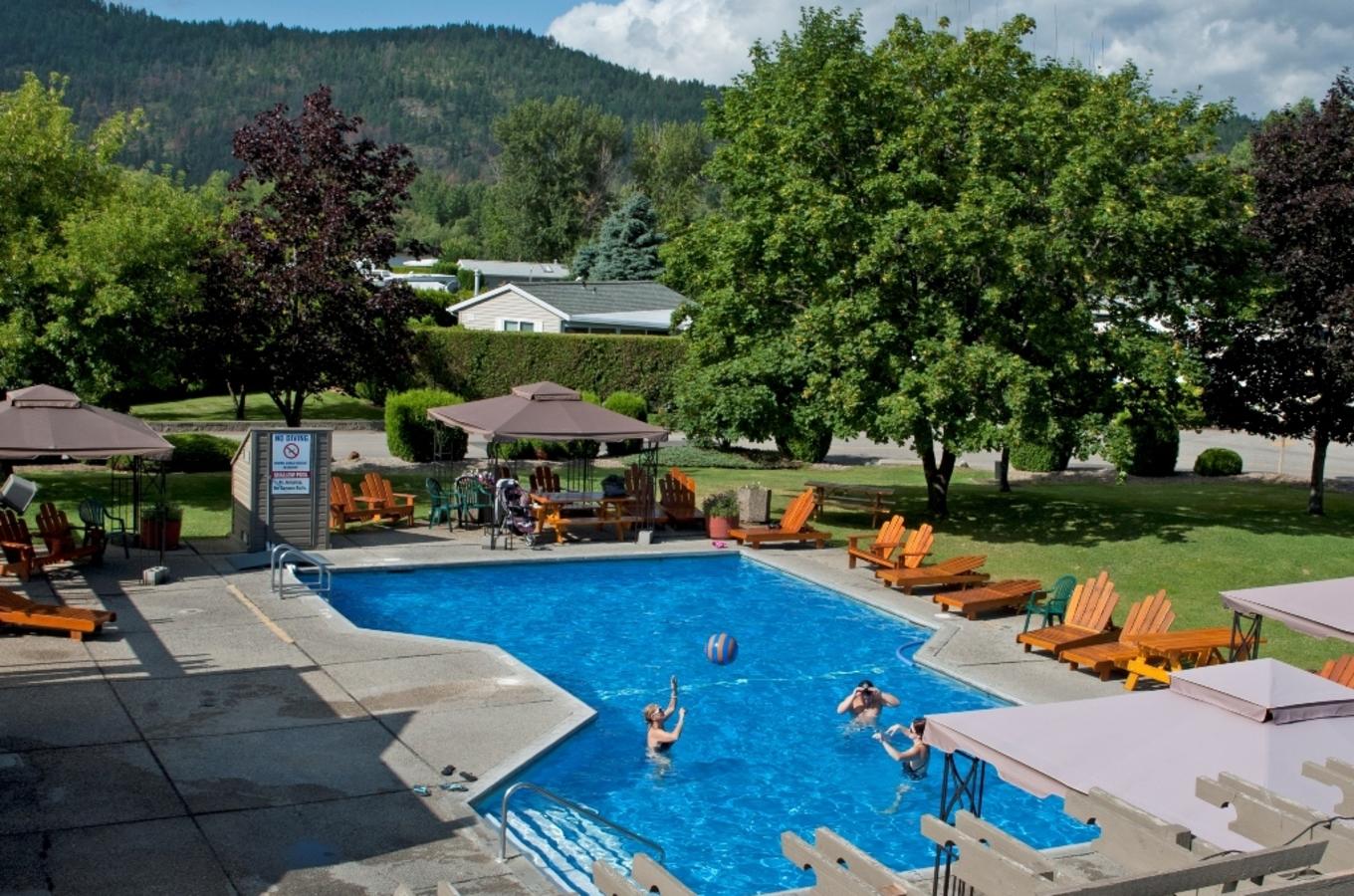 Holiday Park RV & Condo Resort Activity Centre Pool