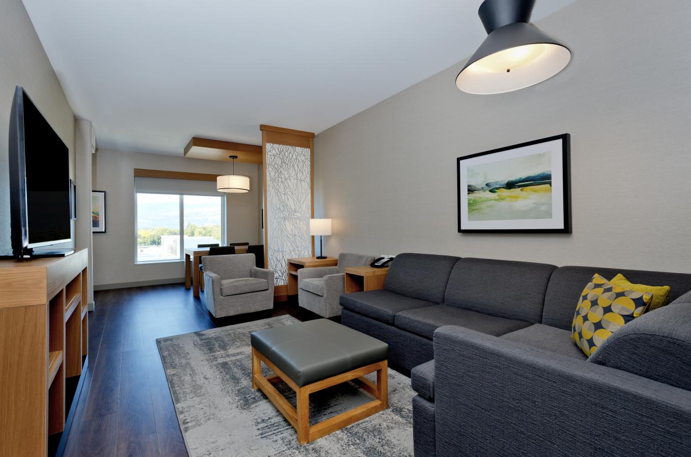 One Bedroom Kitchen Suite | King Bed (Plus Sofa Bed)