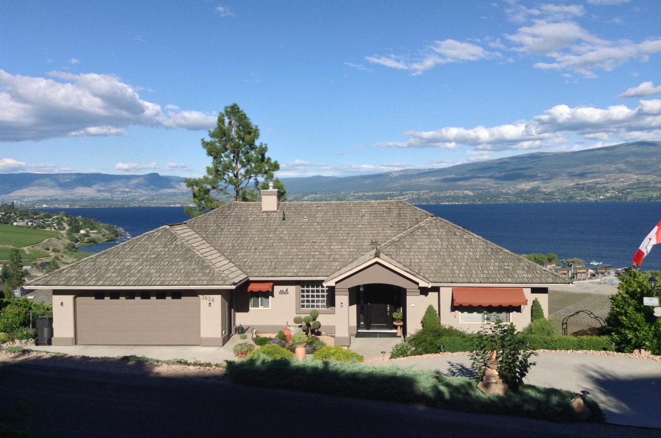 Welcome to A Lakeview Heights B&B overlooking Lake Okanagan