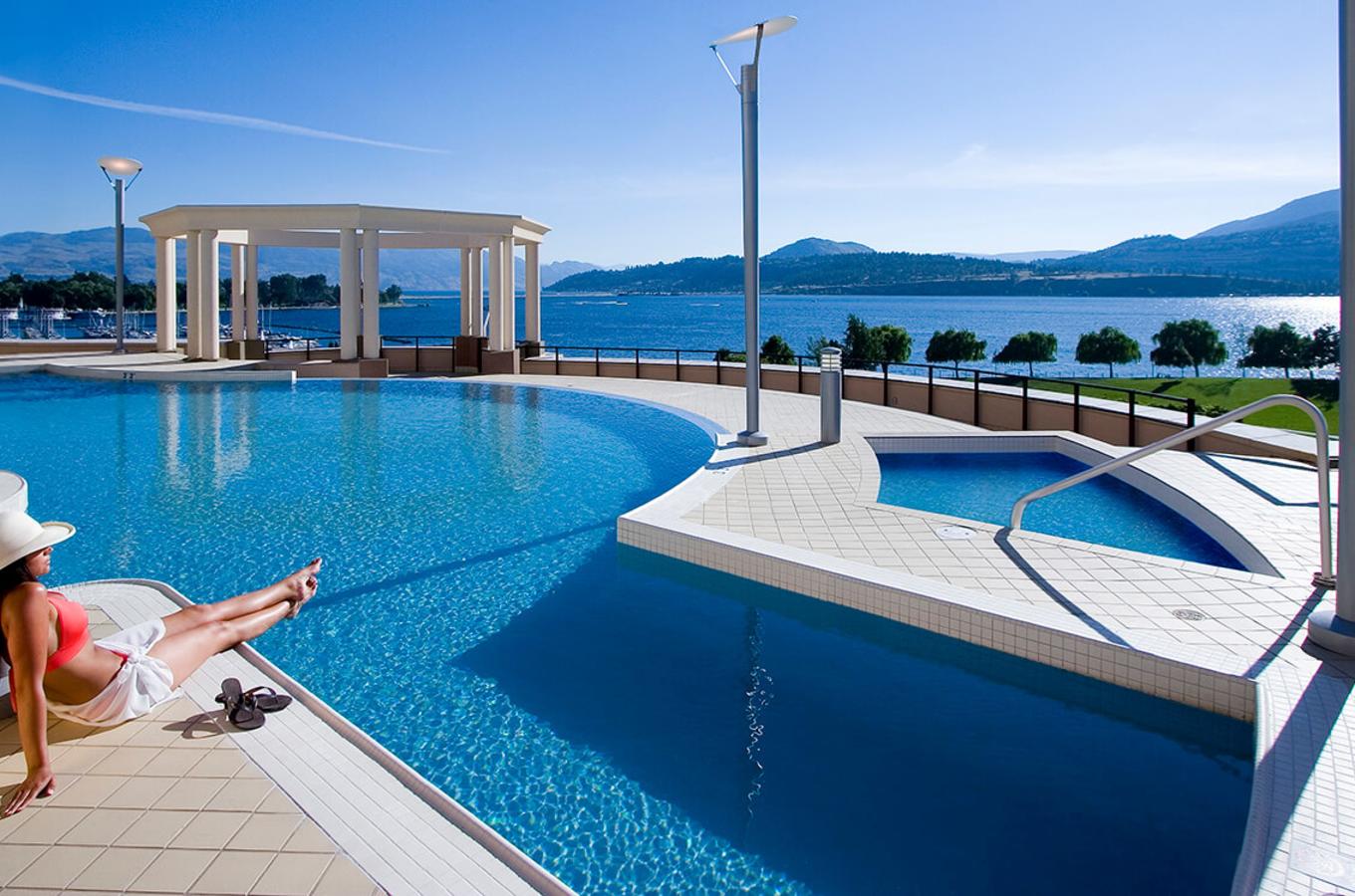 Rooftop Infinity Pool