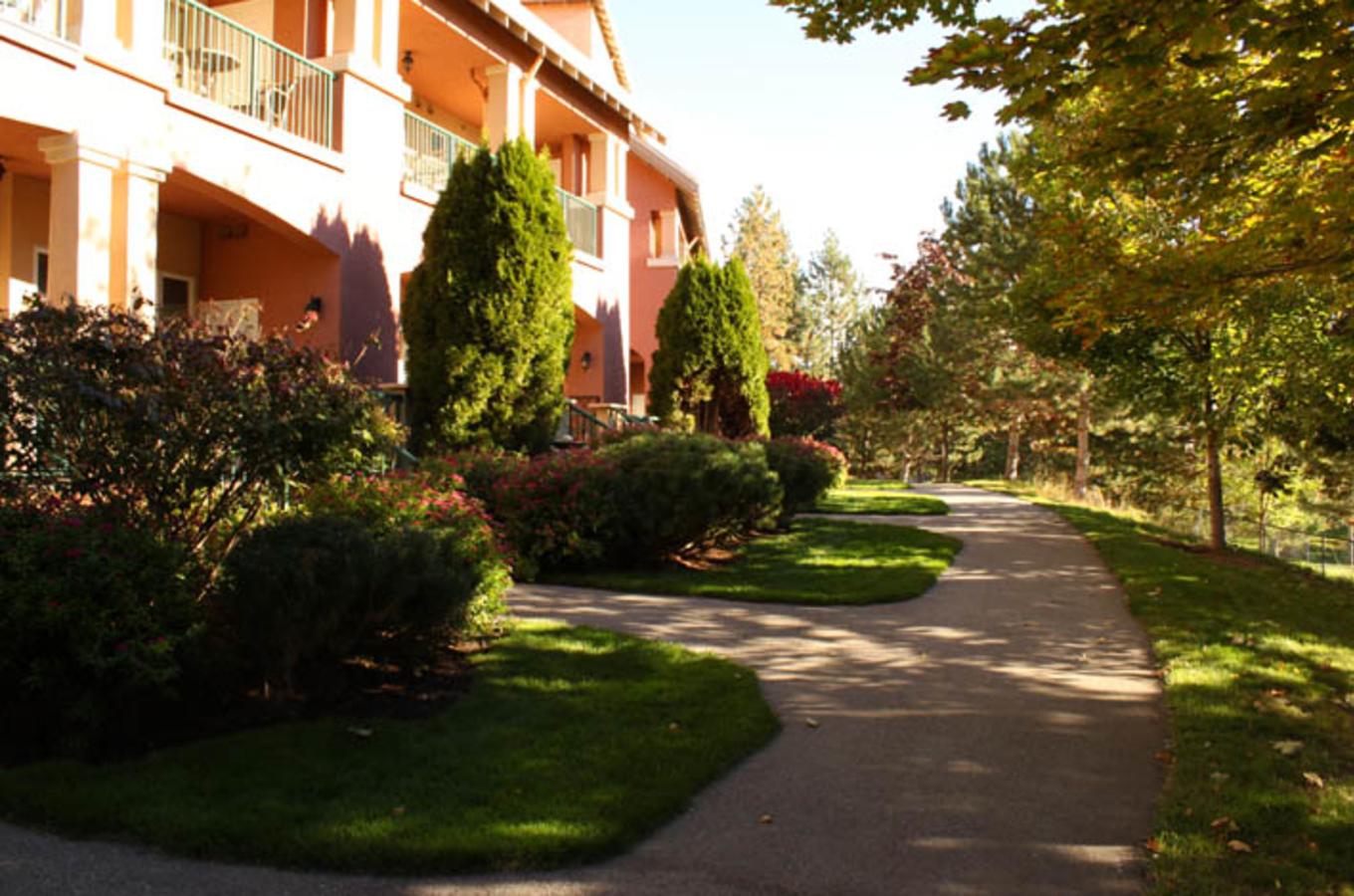 Borgata Lodge Grounds
