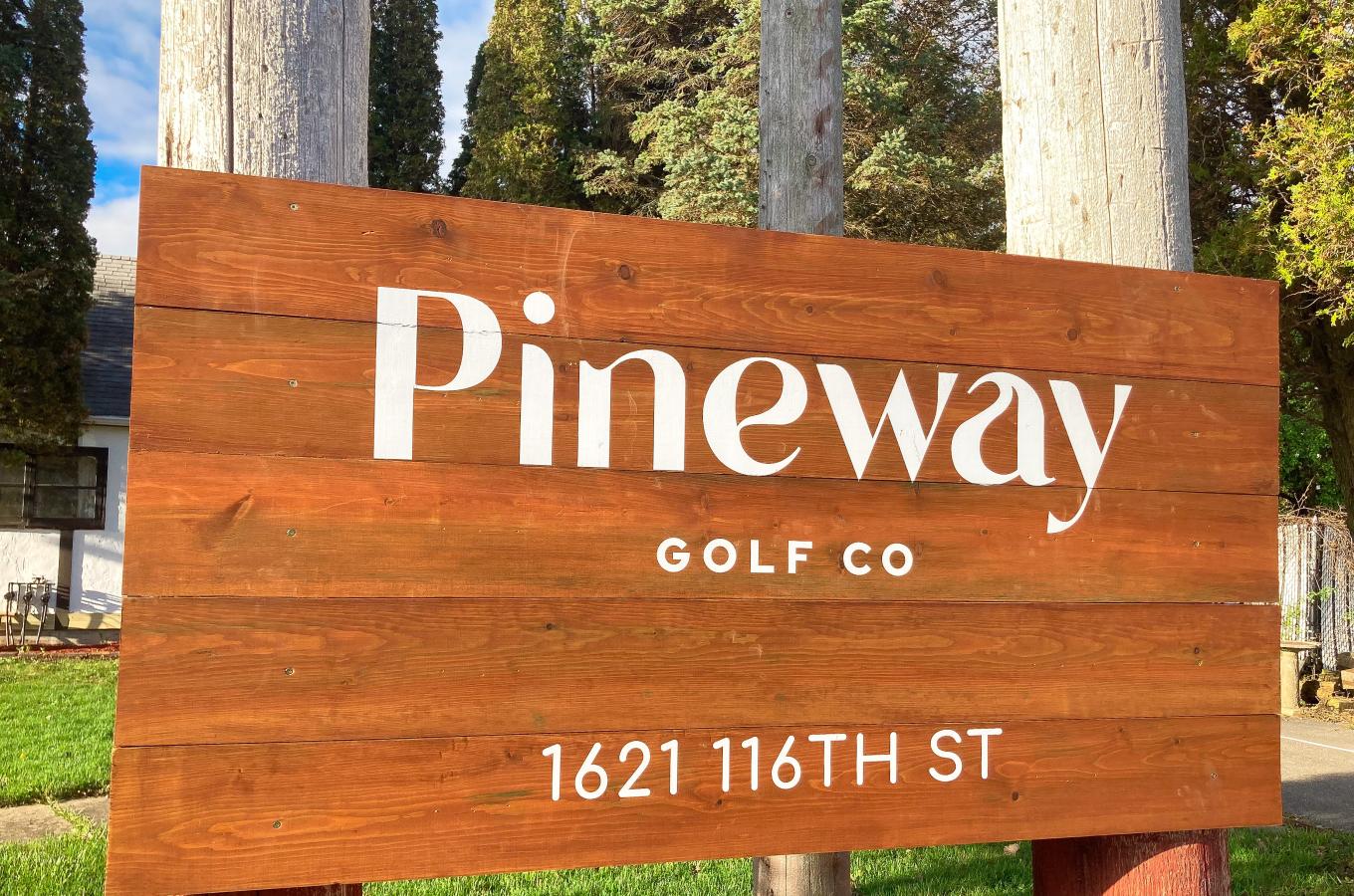 2021 Pineway Golf Co Street Sign