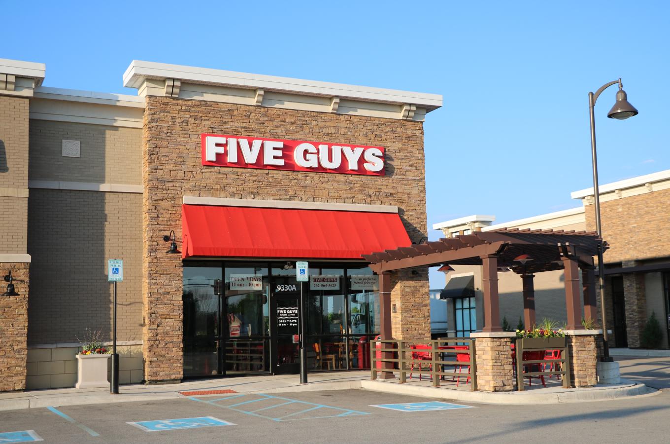 Five Guys V Pic
