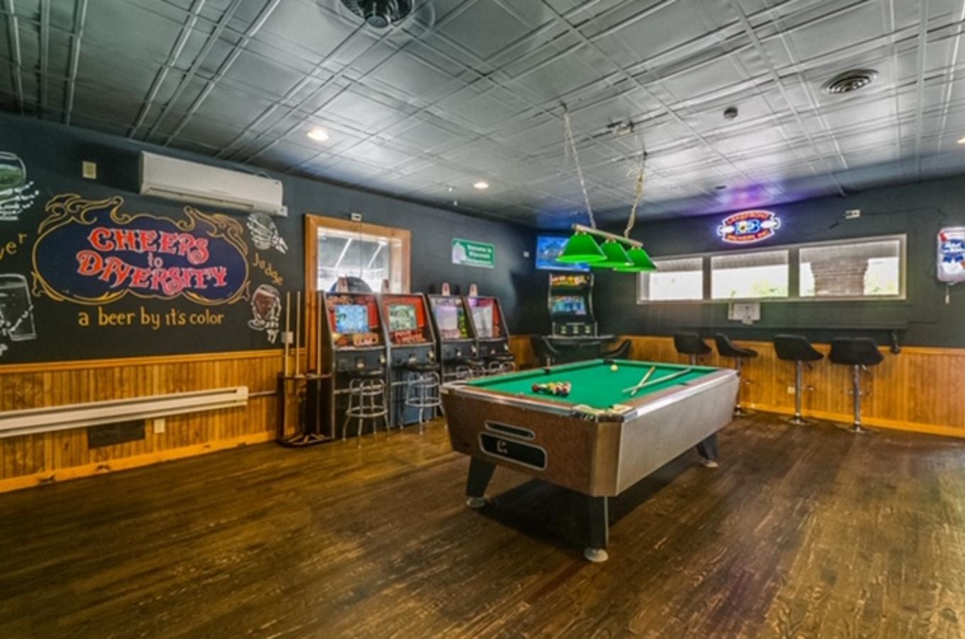 JohnnyZ pool tabl