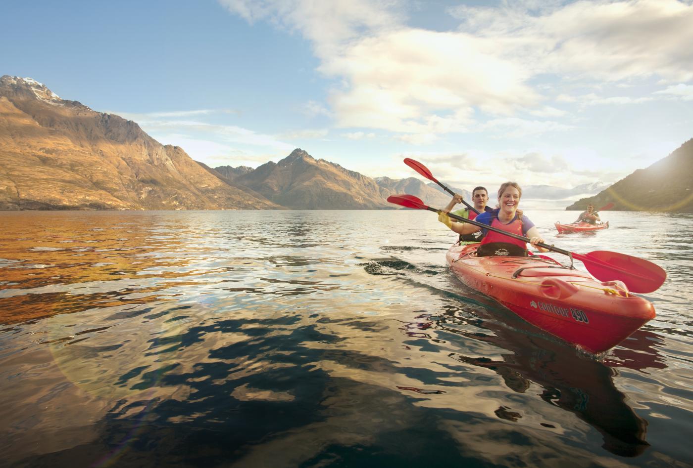 Kayaking on Lake Wakatipu in Queenstown