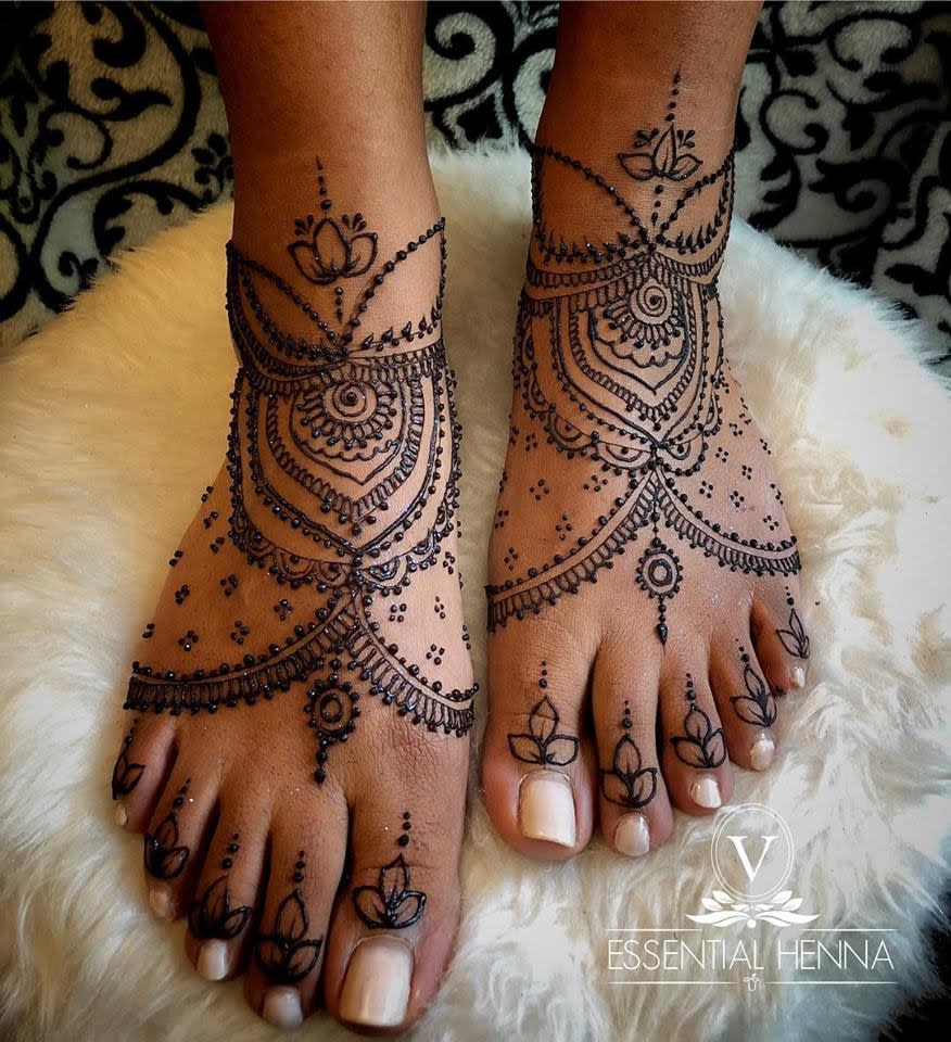 Henna feet