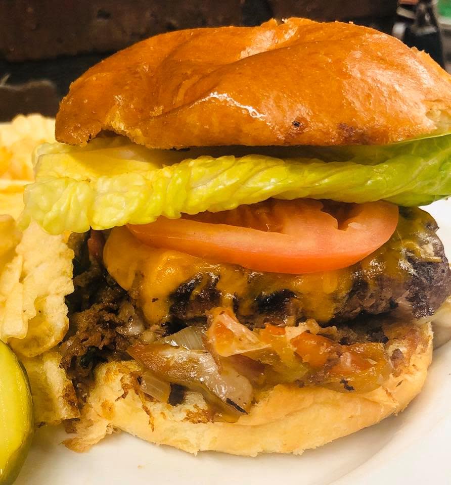 Bridgeport Ribhouse Burger