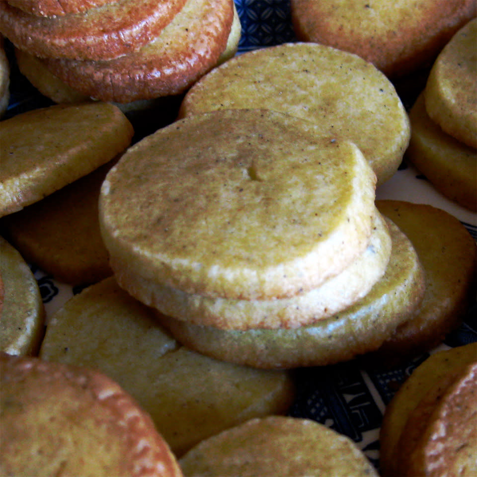 Cinnamon Shortbread Cookies