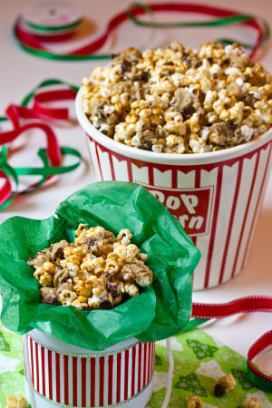 Caramel Chocolate Chip Cookie Popcorn #Recipe | ExploreAsheville.com