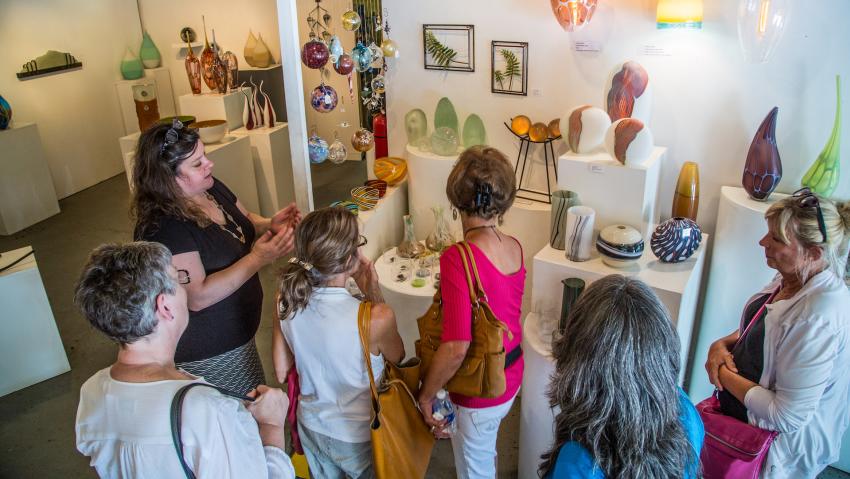 Women Peruse a Glass Art Gallery on a Guided Art Connections Tour