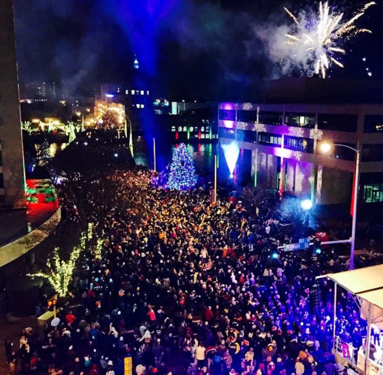 Stroll on State Tree Lighting