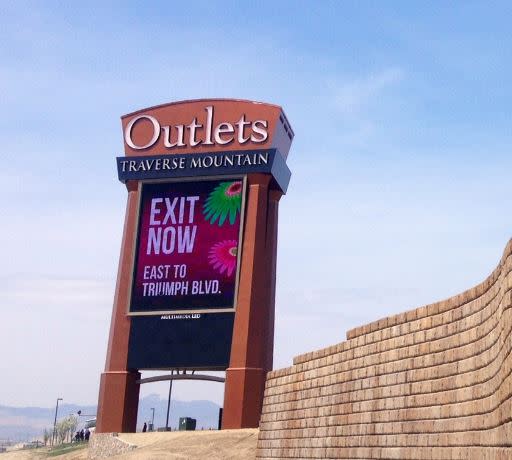Outlets LED Screen Outlets LED Screen