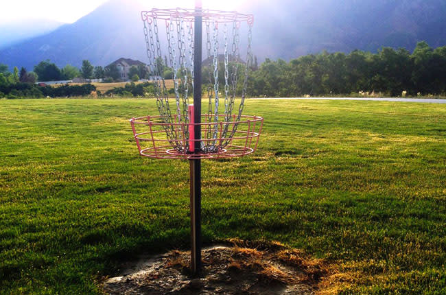 The Epic Utah Valley Spring Bucket List - Frisbee Golf