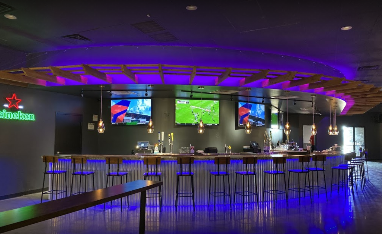 The Bar Of Hangout Restaurant & Sports Club In Irving, TX