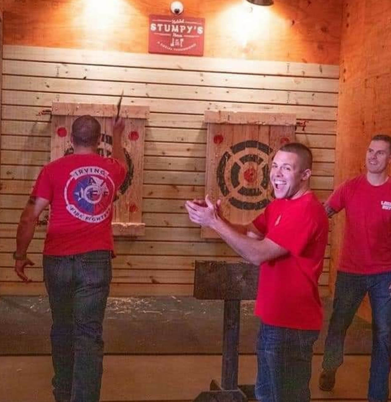 People Throwing Axes At Stumpy’s Hatchet House In Irving, TX