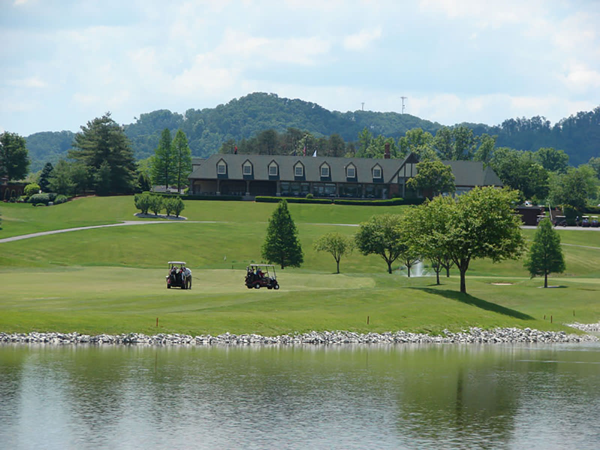 Covered Bridge lake and club house 1