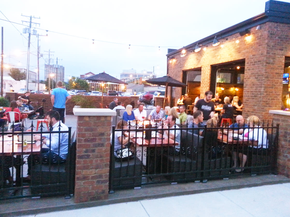 Tantalize your Senses with Riverside Dining and Entertainment