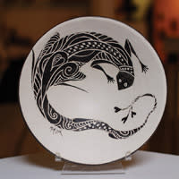 A Neo-Mimbreño bowl by artist Beth Menczer, on display at Seedboat Gallery.