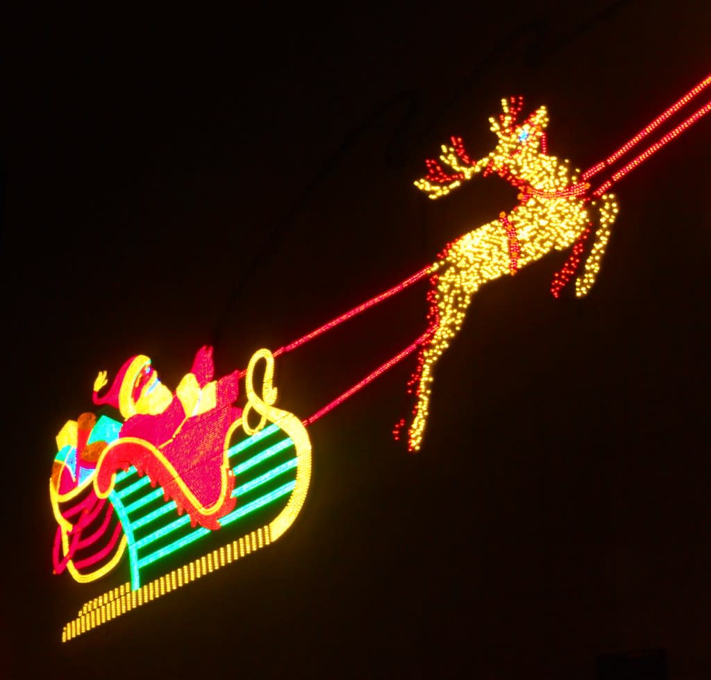 Santa and Reindeer Display_Fort Wayne