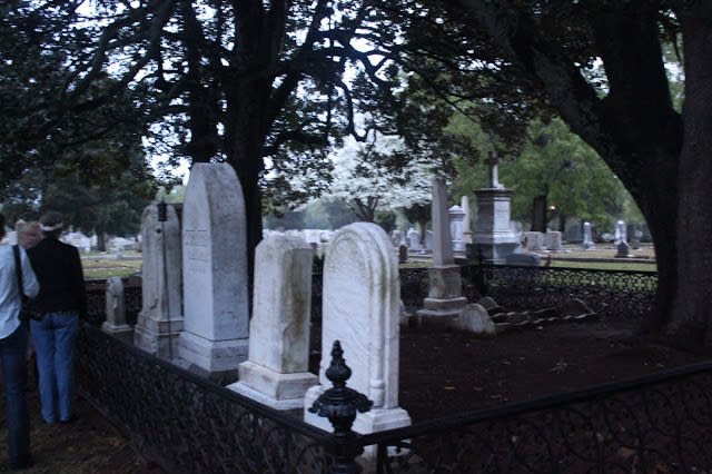 Historic Columbia Foundation's Moonlight Cemetery and Secrets from the Grave Tours