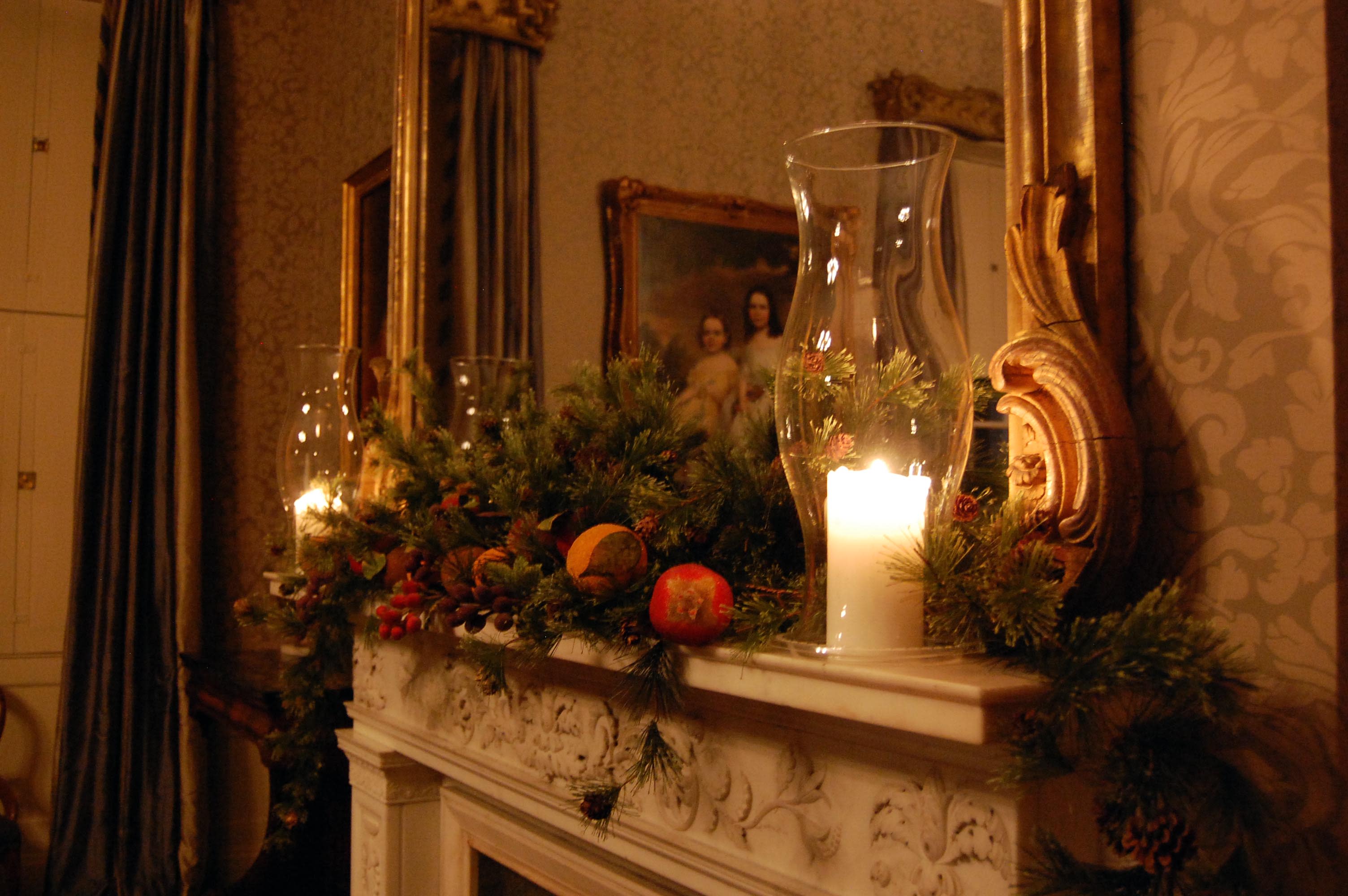 Candlelight tours from Historic Columbia Candlelight tours from Historic Columbia