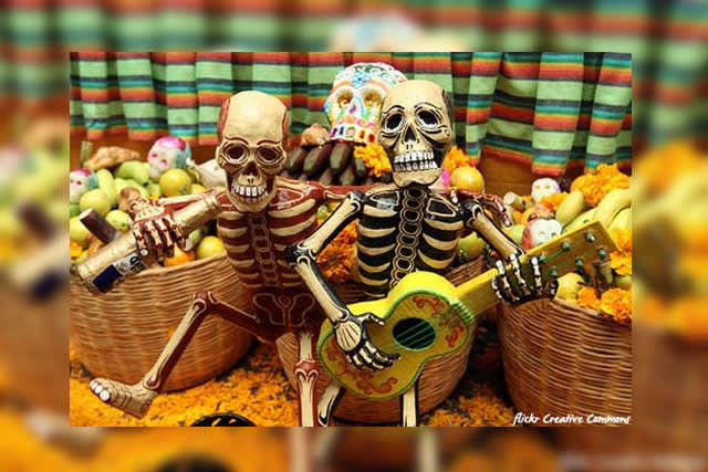 Skeletons Dia de los Muertos - Flickr Creative Commons