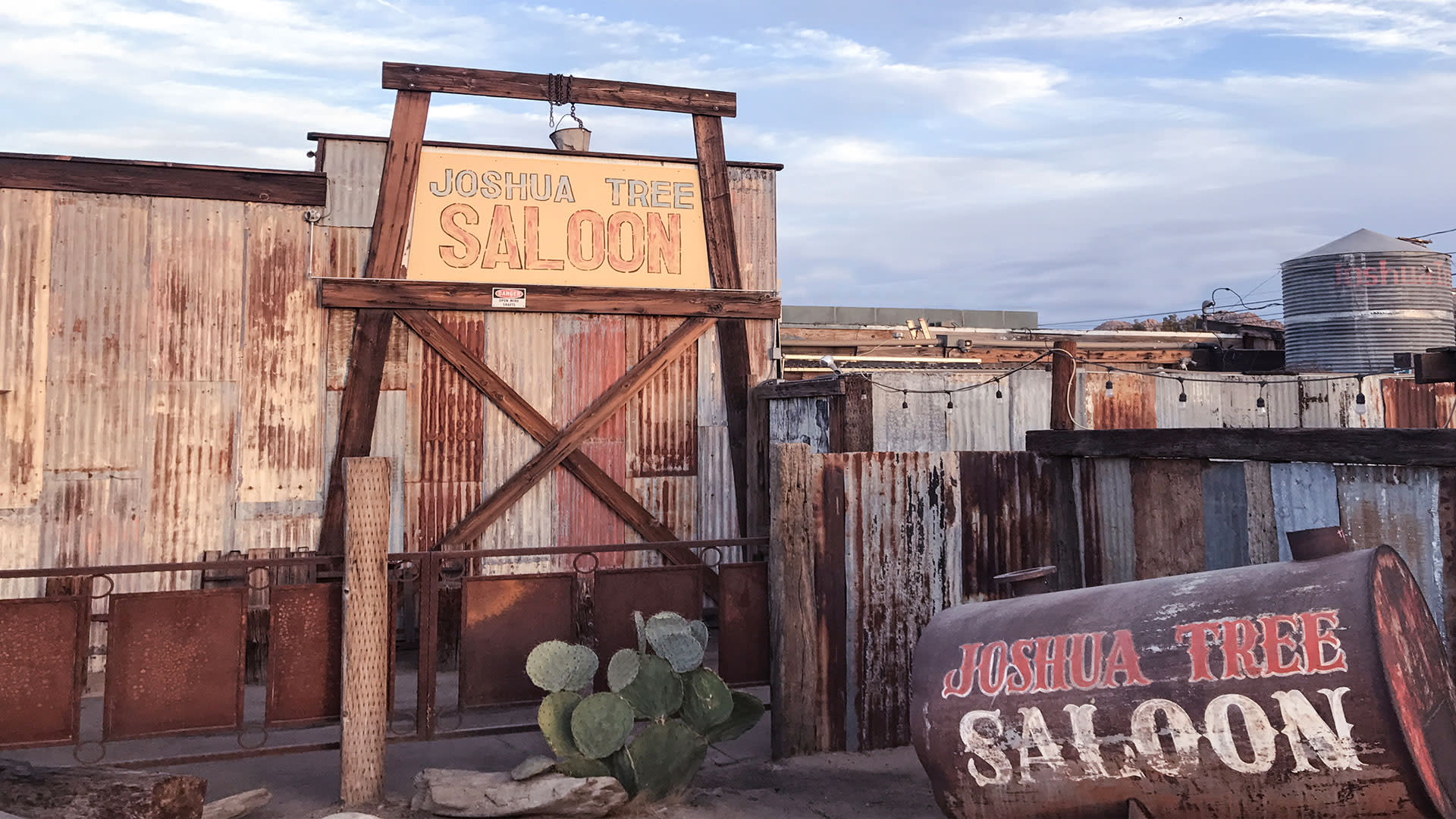 joshua tree saloon