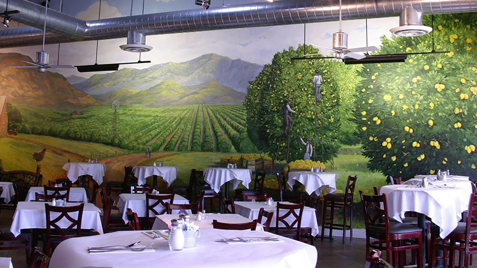 the lemon leaf dining room