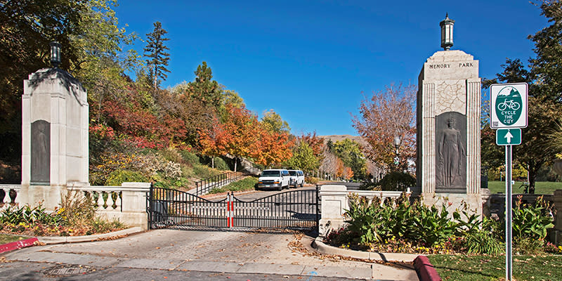 The entrance to Memory Grove Park