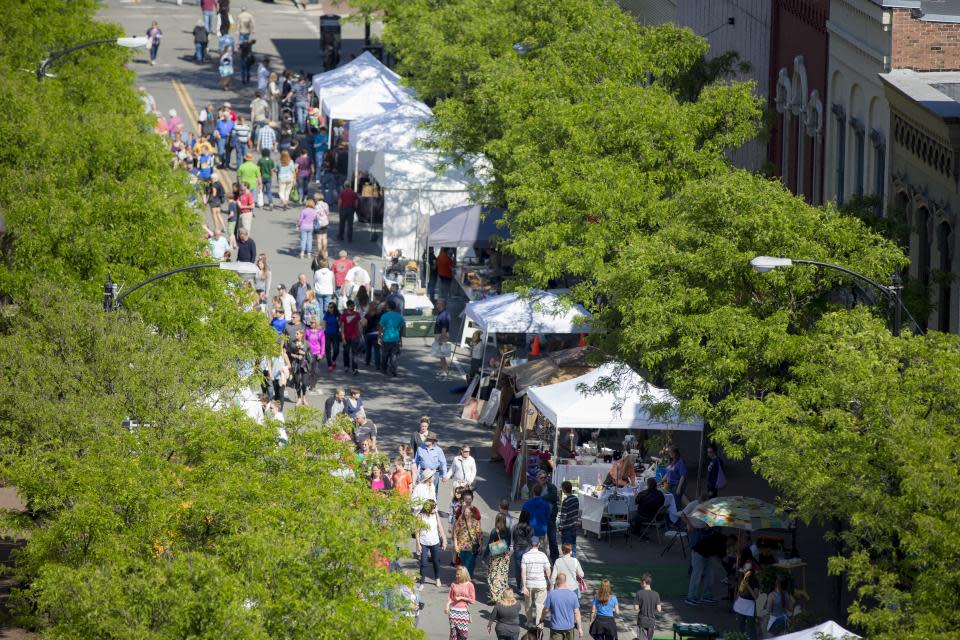 GlassFest courtesy of Corning's Gaffer District