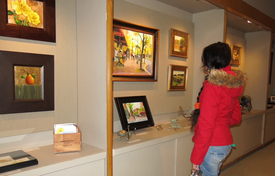 Observing Art at West End Gallery