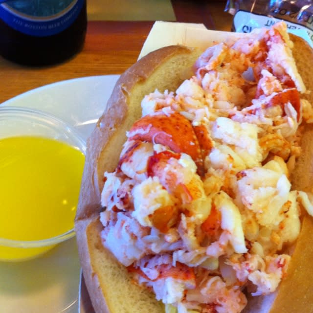 AuntCarrieslobsterroll