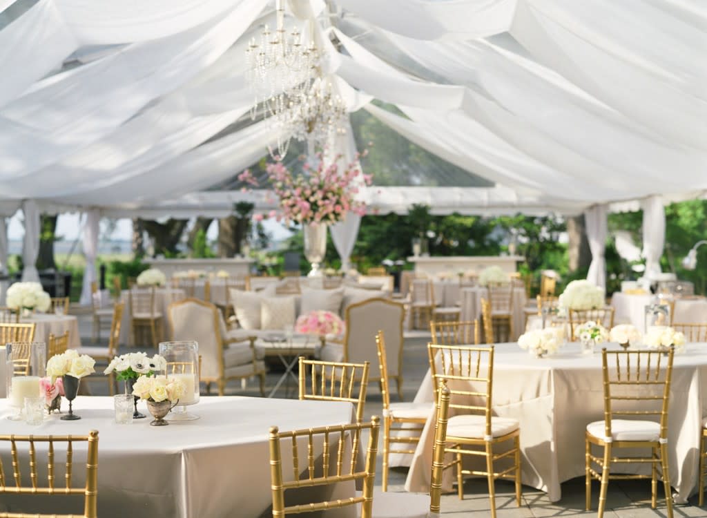 Tent-Wedding-Decor-03