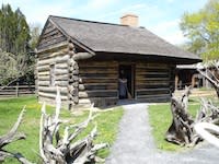 Benjamin Patterson Inn Benjamin Patterson Inn - Rustic Log Cabin