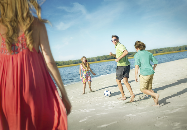 What to pack on your family's beach trip. 