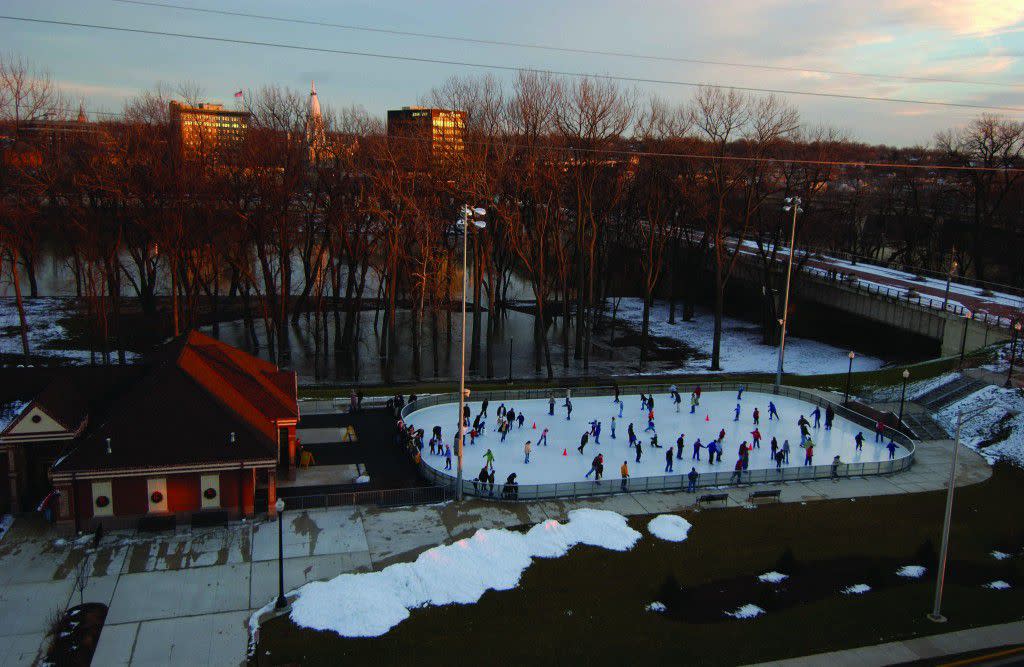 iceskatersatdusk
