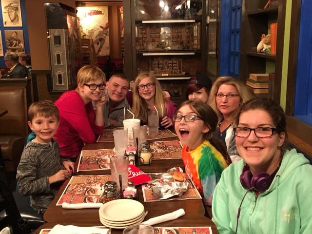 After a long day of yard work at grandma and grandpas we headed to Arni's with our cousins. Our server was great and was able to keep up with the demands of a 15 top.....lots of pizza was consumed!