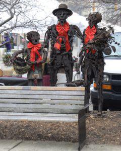 dtartfamilyfarm-sculpturedaveschmidt2014_30283479794_o