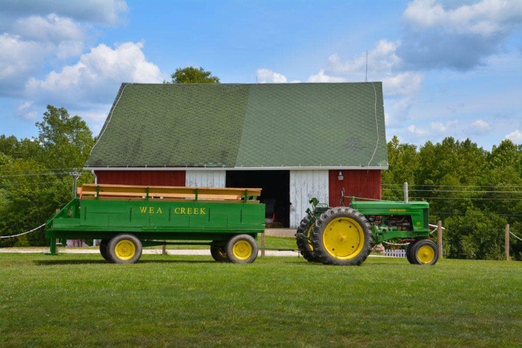 WeaCreekOrchard_tractorandbarn