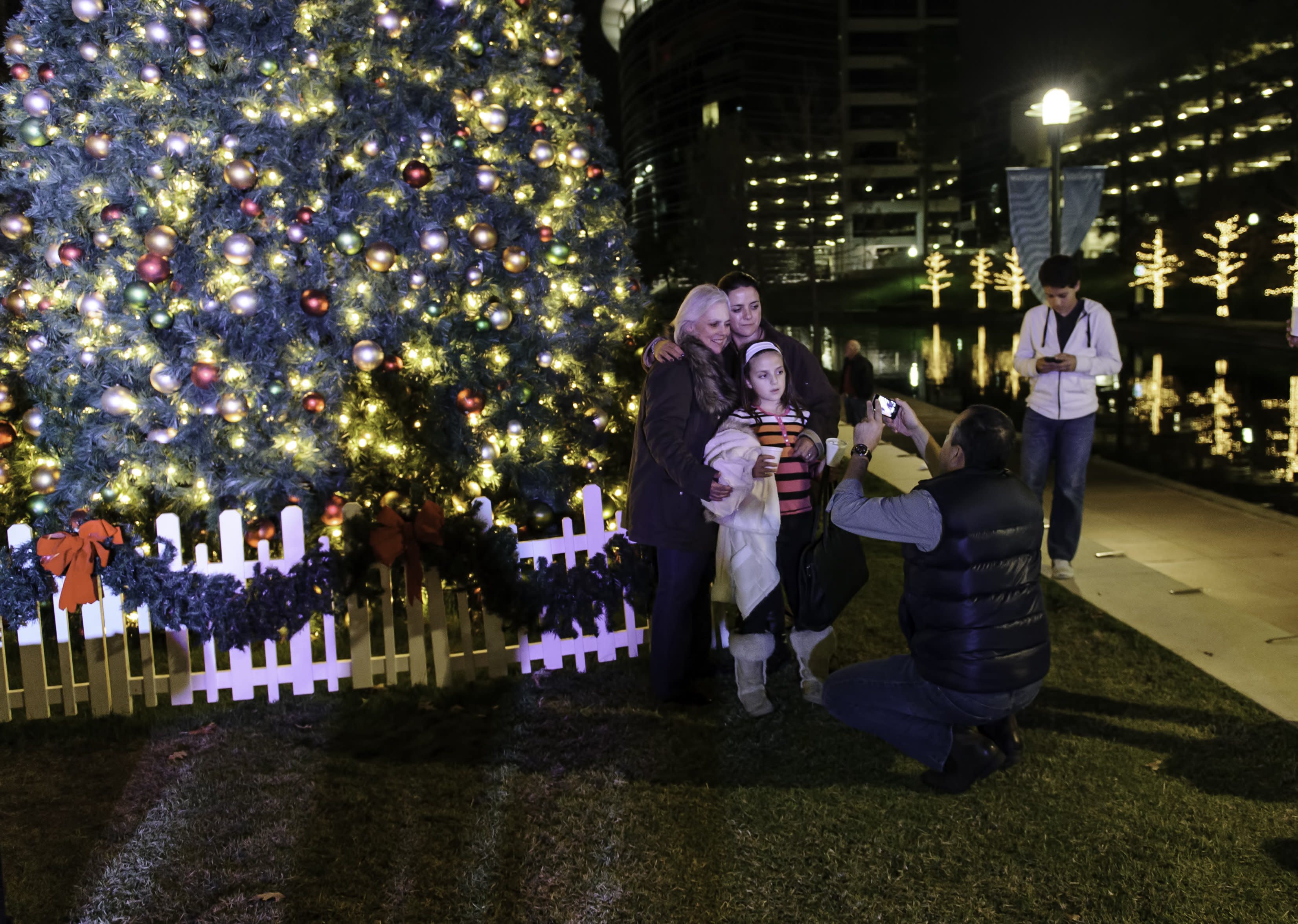 Woodlands Market Street Christmas Tree 2021 Celebrate In The Woodlands This Holiday Season