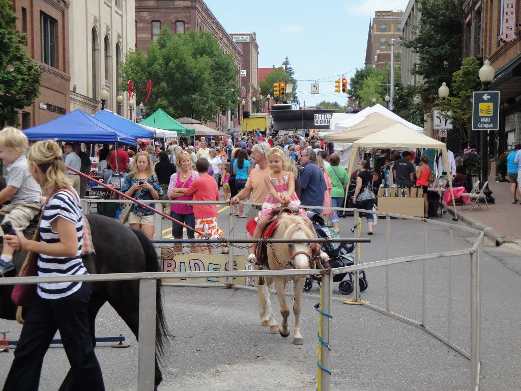 Blueberry-Festival-2012-005-Small