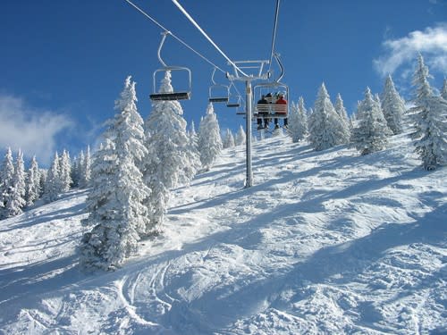 Hitch a ride to the top, and glide through the scenery to the bottom at Ski Santa Fe.
