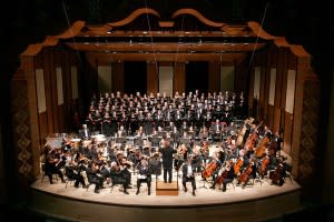 The Santa Fe Symphony and Chorus fills the stage at the Lensic. (Photo Credit: Santa Fe Symphony and Chorus)