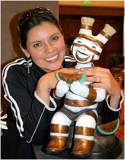Jemez Pueblo Potter Kathleen Wall puts the happy into her craftsmanship. (Photo Credit: Native Treasures Indian Arts Festival)