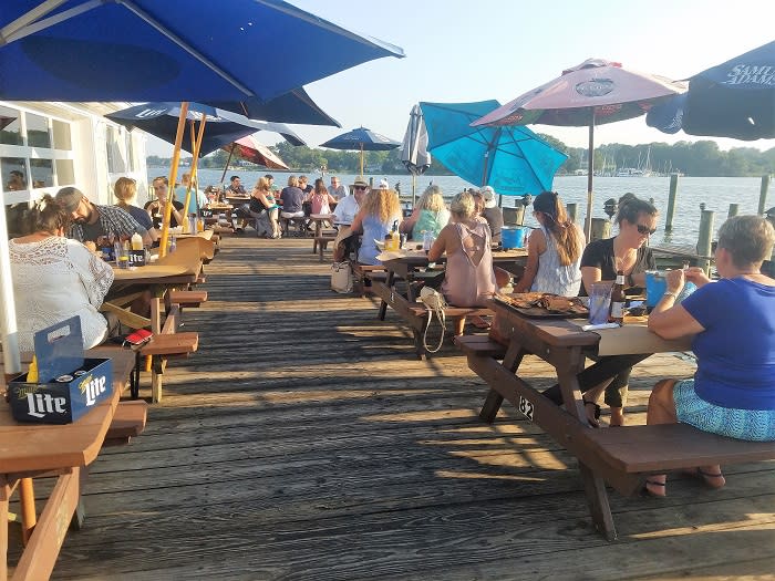 Happy Hour at Skipper's Pier Restaurant and Dock Bar