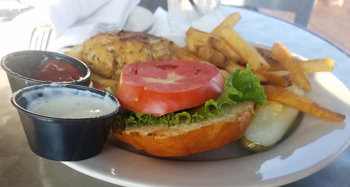 Happy Hour at Skipper's Pier Restaurant and Dock Bar