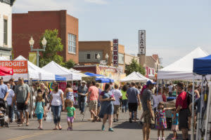 Crowd at Laramie Farmers Market