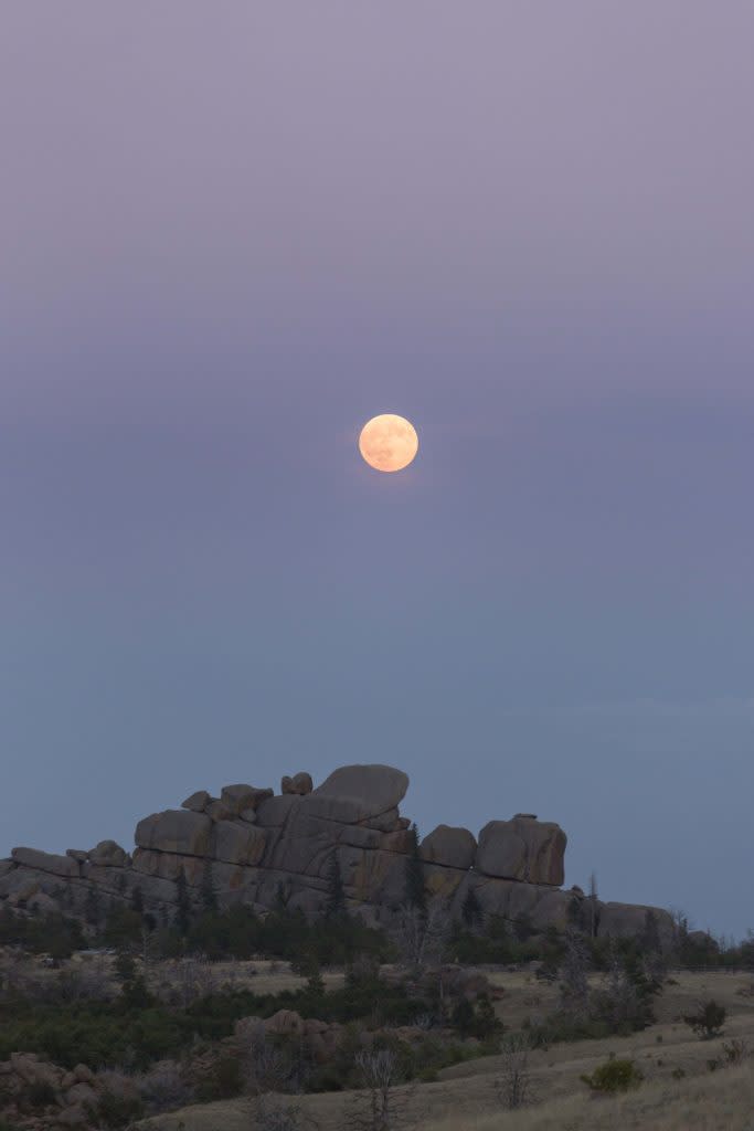 Vedauwoo moon sunset photo in Wyoming