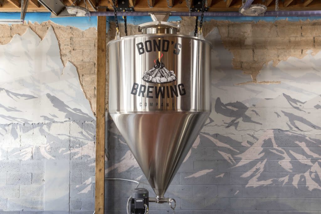 Mural and tank at Bond's Brewing