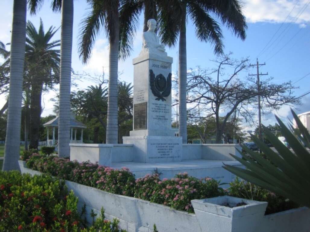 Jose Martí statue in Bayview Park